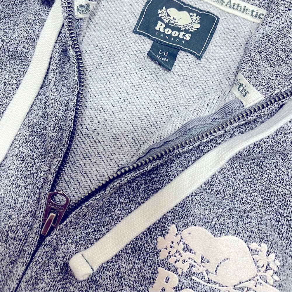 Full zip hoodie // Roots